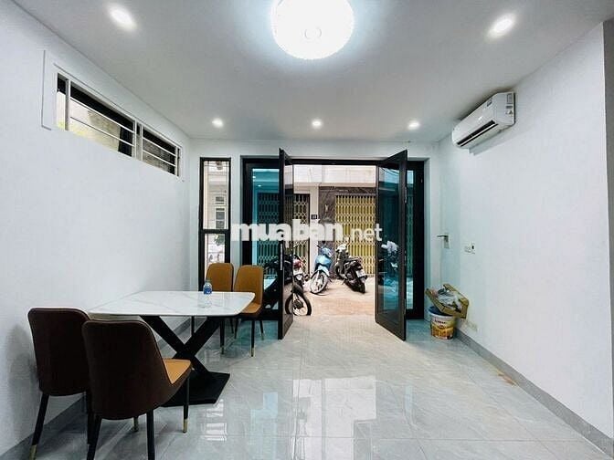 Cần bán nhà Yên Hòa Cầu Giấy, diện tích 32m2 x 5 tầng , mặt tiền rộng
