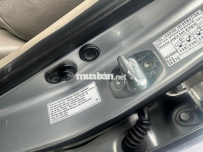 Toyota Innova 2015 2.0E - 310181 km