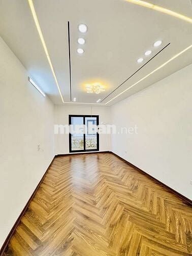 🏠 Nhỉnh 6 tỷ-  nhà mới 6 tầng thang máy ở Cự Khối - Long Biên ở ngay