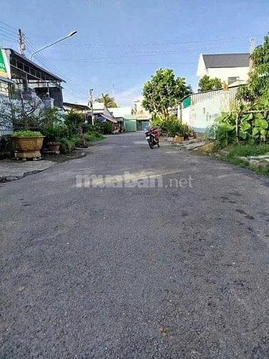 Đường Cuối Cần Bán nhanh Căn Nhà ngay Gia Lộc208m2 Sổ hồng riêng 750tr