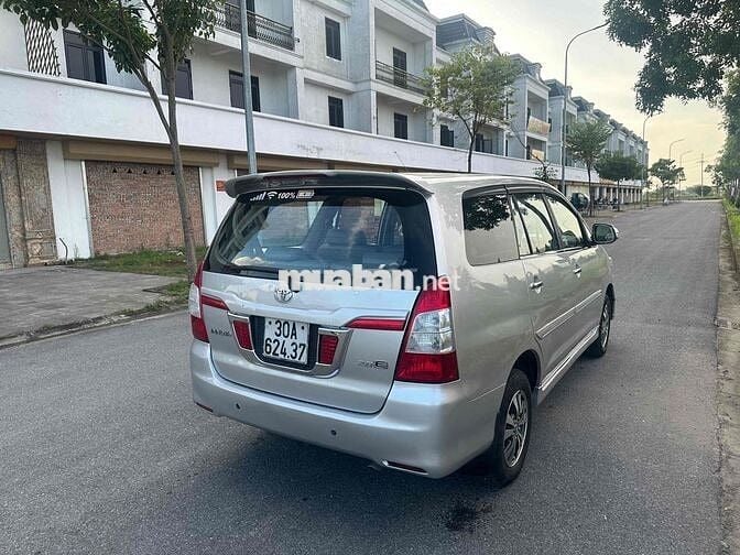 Toyota Innova 2015 2.0E - 310181 km