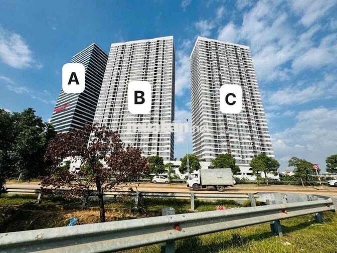 SIÊU HIẾM, KINH DOANH NGÀY ĐÊM. CHÂN SẢNH TOÀ CHUNG CƯ INTRACOM  ĐANG