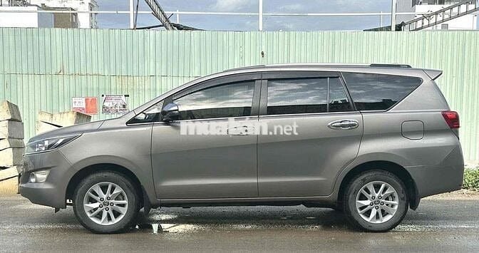 Toyota Innova 2.0G 2018 - 91000km