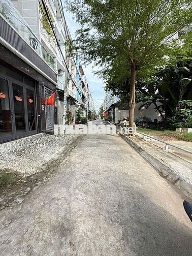 NHÀ 3 TẦNG - KHU OMELY - TRỤC NHÁNH HUỲNH TẤN PHÁT - NHÀ BÈ .