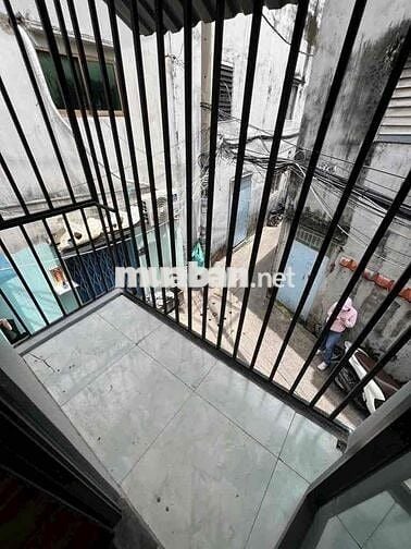 1,68 ty, có Hộ khẩu Quận 6,  Bán nhà 11m2, Dtsd 36m2, sổ riêng