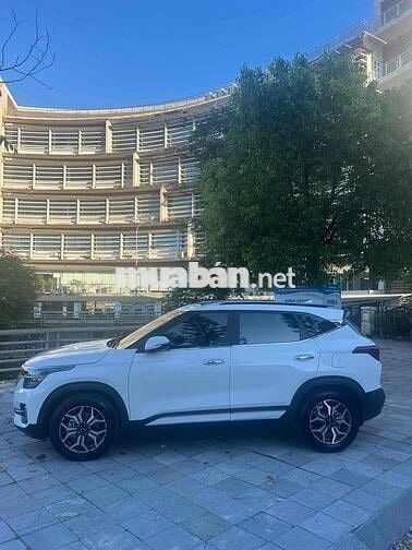 Kia Seltos 2022 Premium 1.6 AT - 21000 km