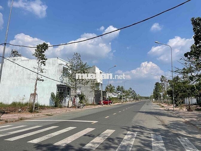 Kẹt tiền bán nhanh lô đất Golden Center 2 - Bến Cát chỉ 680 triêu