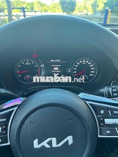 Kia Seltos 2022 Premium 1.6 AT - 21000 km