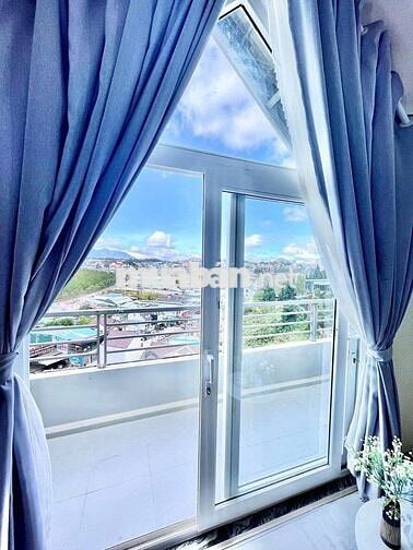 Bán nhà sổ riêng xây dựng P2, đường oto, 7PN. 7WC, ban công view đẹp.