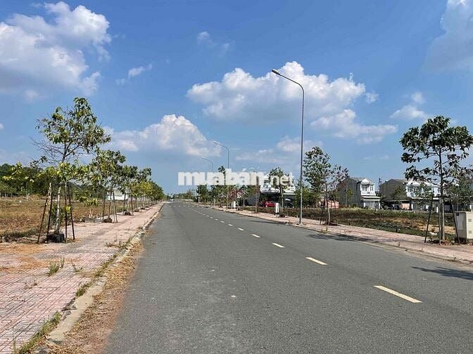 Kẹt tiền bán nhanh lô đất Golden Center 2 - Bến Cát chỉ 680 triêu