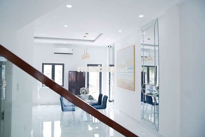 BÁN GẤP CĂN NHÀ CHÍNH CHỦ MẶT TIỀN ĐƯỜNG HÙNG VƯƠNG