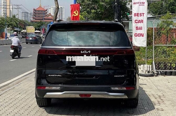 Kia Carnival 2.2D Signature 2024 - 15000 km