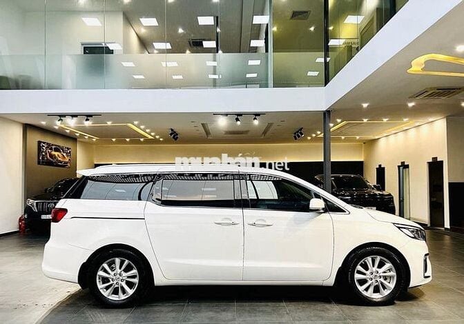 Kia Sedona 2020 3.3 GAT Premium - 60,000 km.
