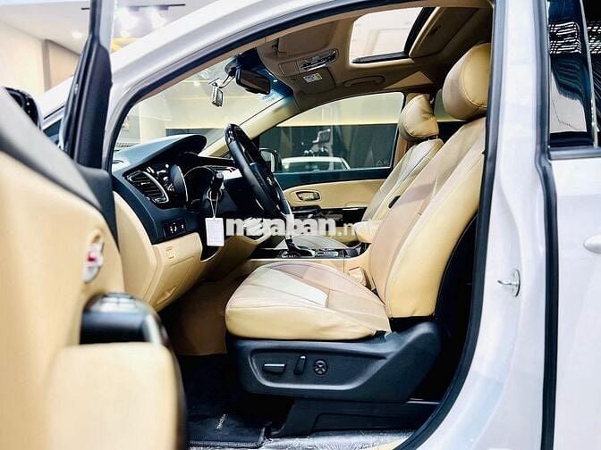 Kia Sedona 2020 3.3 GAT Premium - 60,000 km.
