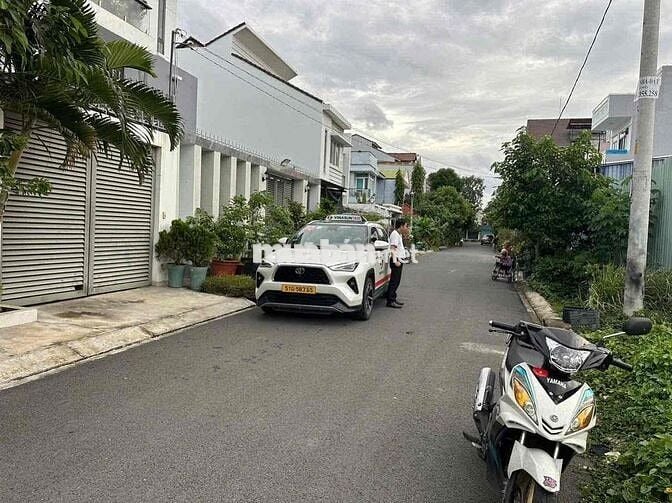 Đất bên sông ngay Phạm Văn Đồng đường bàn cờ 99m2 9TỶ hiếm đất bán