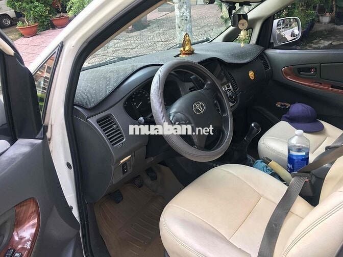 Toyota Innova 2013 2.0J - 123456