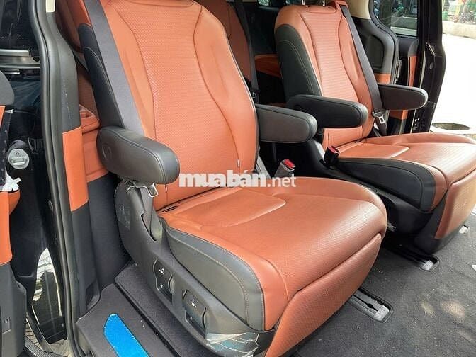Kia Carnival 2.2D Signature 2024 - 15000 km
