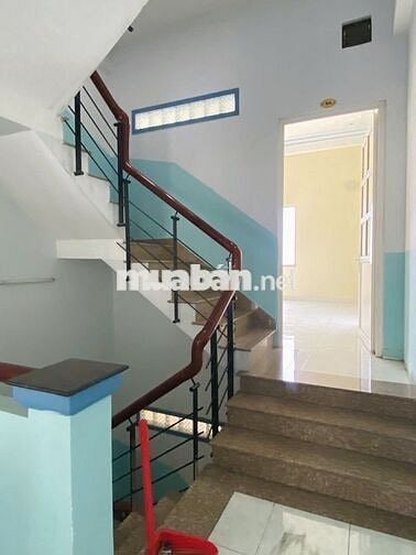 CHO THUÊ NHÀ Ở KINH DOANH 4 TẦNG – 5 PHÒNG NGỦ, NGUYỄN TẤT THÀNH