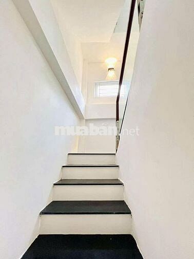 NHÀ ĐẸP LẠC LONG QUÂN- P.10- TÂN BÌNH- 3 TẦNG NGANG 4,2M- HẺM THÔNG