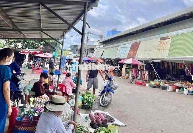 bán đất thổ cư 215 m² giá 410.000.000 bao sổ hồng riêng