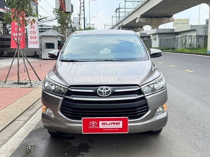 Innova 2018 2.0E - Màu Đồng Ánh Kim