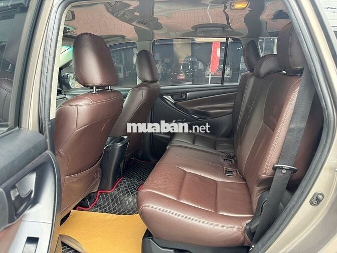 Innova 2018 2.0E - Màu Đồng Ánh Kim