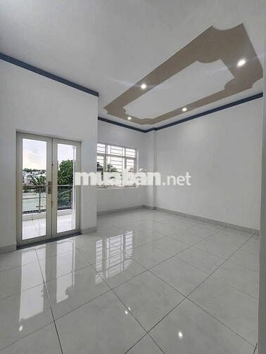 Bán gấp căn nhà 1 triệt 1 lầu - Củ Chi. DT 102m2, Giá 1 tỷ 050. SHR.