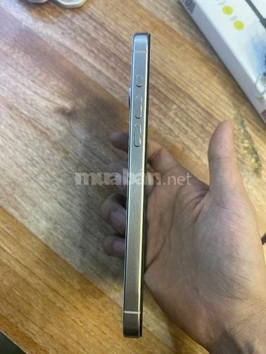 15pro 256gb quốc tế trắng hơn Ngọc Trinh