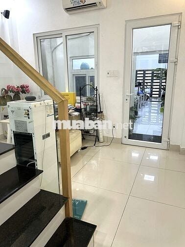 Nhà siêu mới đẹp Điện Biên Phủ 2 lầu 4 x 25 ở làm Cty OK lắm ạ