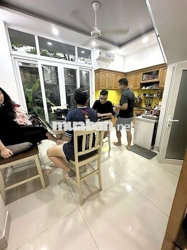 Nhà siêu mới đẹp Điện Biên Phủ 2 lầu 4 x 25 ở làm Cty OK lắm ạ