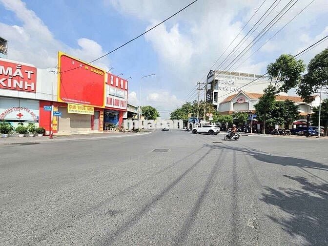 Nhà mặt tiền 411m ngang 9,5m mặt tiền Hai Bà Trưng gần BigC Go Dĩ An