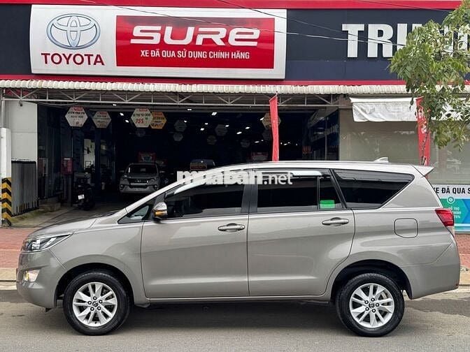 Innova 2018 2.0E - Màu Đồng Ánh Kim