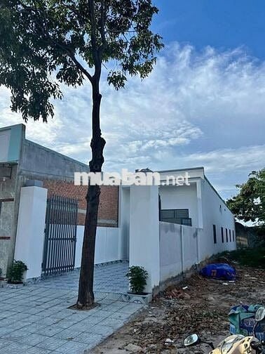 Ngộp bank bán gấp căn nhà ở 1 sẹc Suối Lội DT 150m2, Giá 890tr.