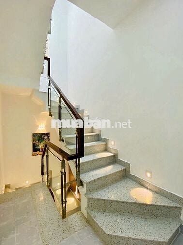 Cho thuê nhà mới hẻm 9m Đặng Thùy Trâm, DT: 5,5x12m. Trệt 2 Lầu ST
