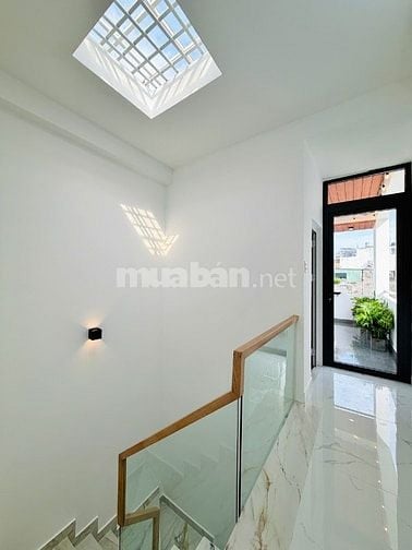 Bán nhà HXH 5m, Trệt 2 Lầu đúc BTCT, 3PN đường Huỳnh Văn Nghê