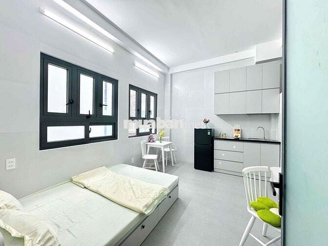 CHDV 1PN CỬA SỔ TRỜI LỚN SIÊU THOÁNG NẰM NGAY TRUNG TÂM