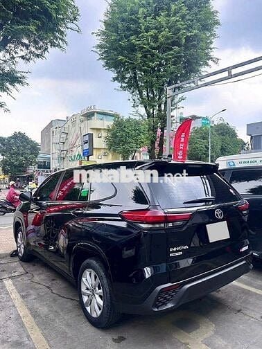 Toyota Innova Cross 2025 - 800km