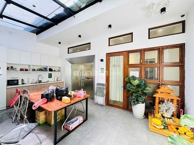 Nhà Mặt PHỐ Đặng Văn Ngữ Mặt Tiền Rộng 110M 35Tỷ