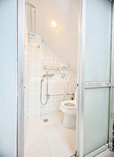 Cho thuê nhà ở phía trong phố Phạm Đình Hổ, Q.Hai Bà Trưng, Hà Nội. 