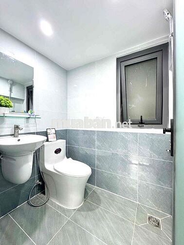 CHDV 1PN CỬA SỔ TRỜI LỚN SIÊU THOÁNG NẰM NGAY TRUNG TÂM