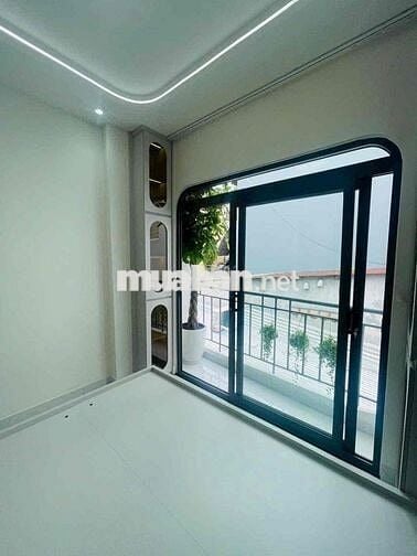 Nhà 1 trệt 2 lầu mới full nội thất vị trí trung tâm Phú Nhuận