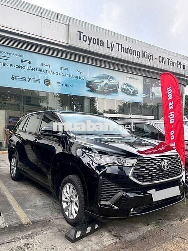 Toyota Innova Cross 2025 - 800km