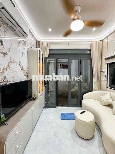 Nhà 1 trệt 2 lầu mới full nội thất vị trí trung tâm Phú Nhuận