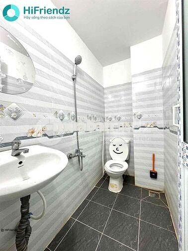 cho thuê phòng ban công mặt tiền đường gần cầu nguyễn văn cừ