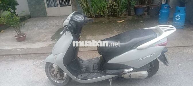 Nhà dư xe SCR UP LEAD HONDA cần bán
