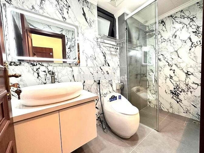 Ngọc Khánh – 52m², 6 tầng, thang máy, kinh doanh