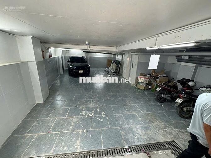 TÒA NHÀ CHO THUÊ MT HỒ BIỂU CHÁNH_ 7X20M_ HẦM 5 LẦU. SÀN SUỐT. ỐP KÍNH