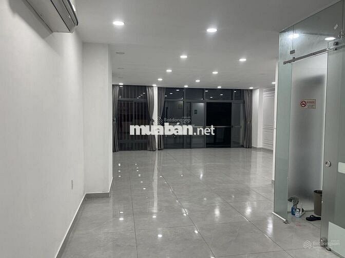TÒA NHÀ CHO THUÊ MT HỒ BIỂU CHÁNH_ 7X20M_ HẦM 5 LẦU. SÀN SUỐT. ỐP KÍNH