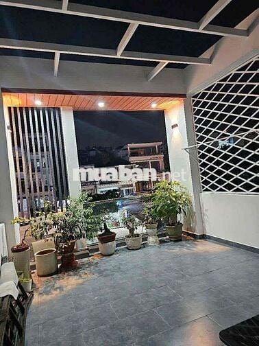 ( CHÍNH CHỦ) BÁN NHÀ MẶT TIỀN 3 PHÒNG NGỦ, DƯƠNG QUẢNG HÀM