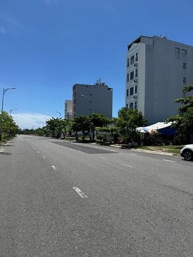 18 tỷ/250m2.Nhà 2M tiền,3tấm,đường Phạm Hữu Nhật,Biển Sơn Thuỷ,Đà Nẵng